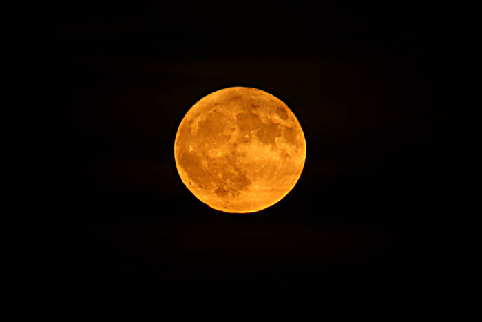 Mond rot 1