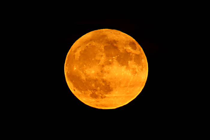 Mond rot 2